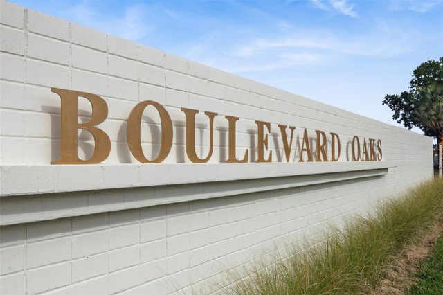 423 SKYFIELD COURT, Lady Lake, FL 32159