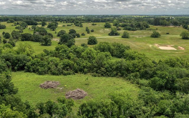 1-2 Creekview Trail, Brenham, TX 77833