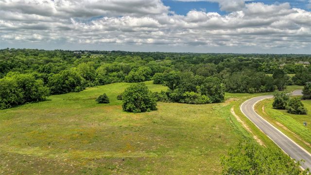 1-2 Creekview Trail, Brenham, TX 77833