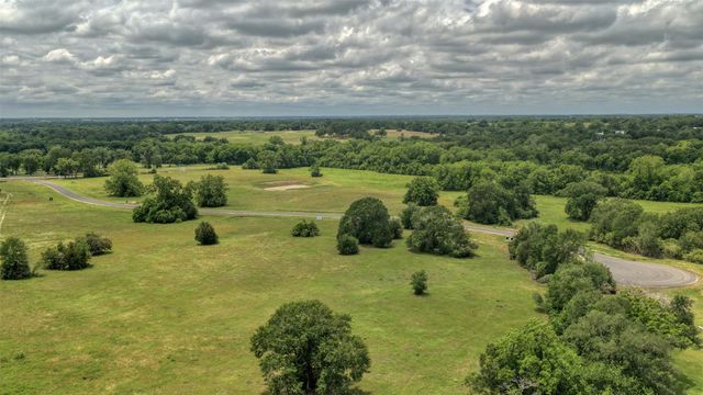 1-2 Creekview Trail, Brenham, TX 77833