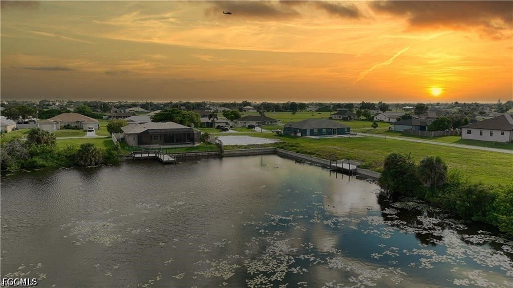 2305 NE 17th ST, Cape Coral, FL 33909