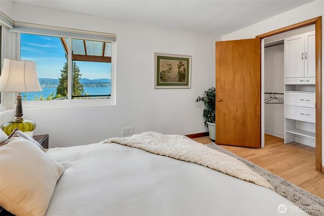 9804 63rd Avenue S, Seattle, WA 98118