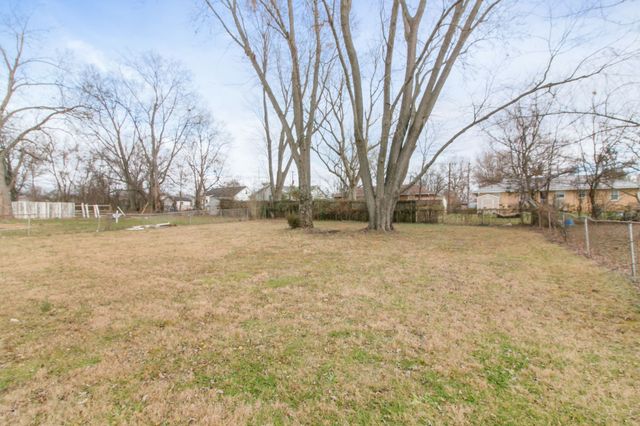 3610 Gale Ln, Hopkinsville, KY 42240