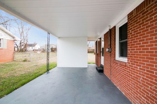 3610 Gale Ln, Hopkinsville, KY 42240