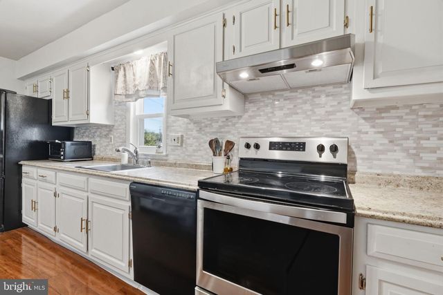 908 GREEN ST, Bridgeport, PA 19405