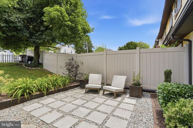 908 GREEN ST, Bridgeport, PA 19405