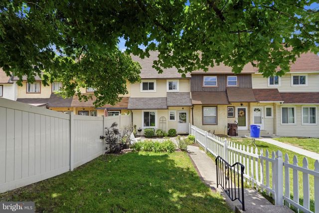 908 GREEN ST, Bridgeport, PA 19405