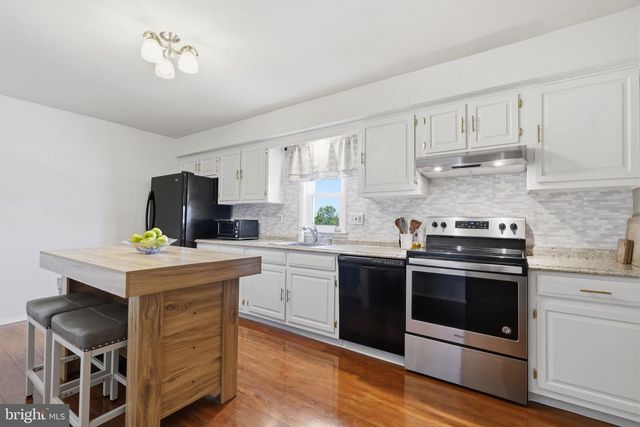 908 GREEN ST, Bridgeport, PA 19405