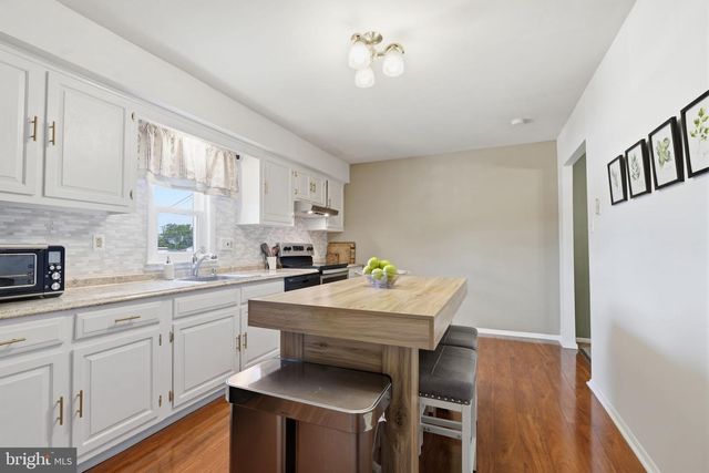 908 GREEN ST, Bridgeport, PA 19405