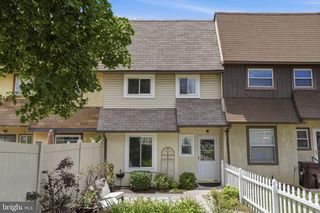 908 GREEN ST, Bridgeport, PA 19405