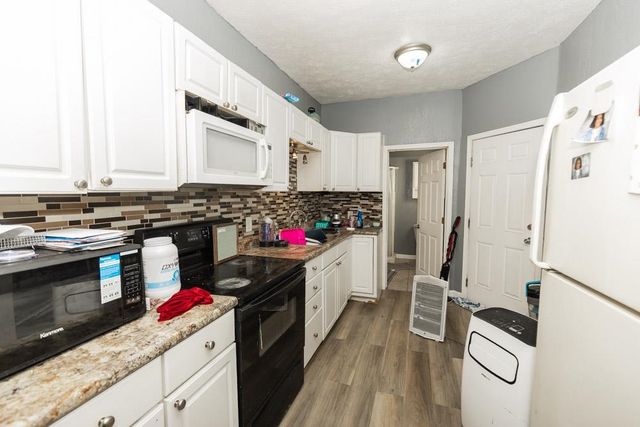 316 N 10th St, Salina, KS 67401