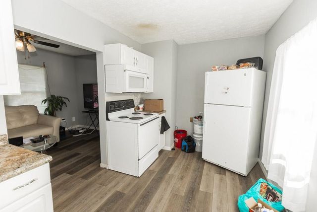 316 N 10th St, Salina, KS 67401