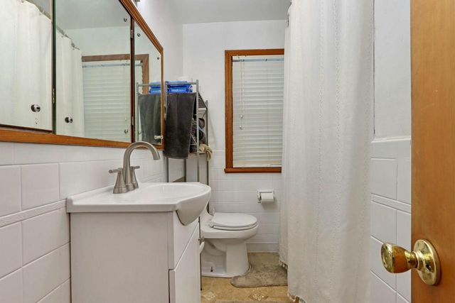 7515 25th AVENUE, Kenosha, WI 53143