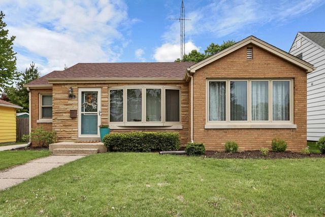 7515 25th AVENUE, Kenosha, WI 53143
