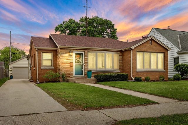 7515 25th AVENUE, Kenosha, WI 53143