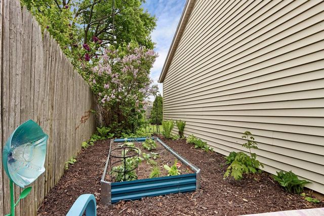 7515 25th AVENUE, Kenosha, WI 53143
