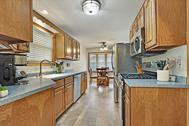 7515 25th AVENUE, Kenosha, WI 53143