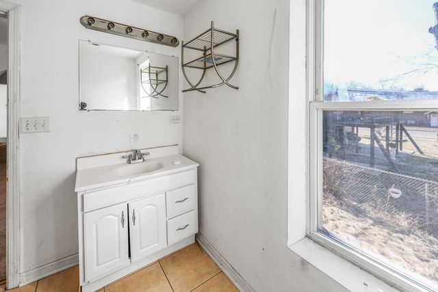 537 173rd Street, Hammond, IN 46324