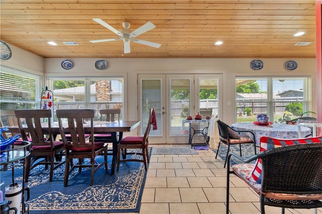 114 W Douglas Street, Prairie Grove, AR 72753