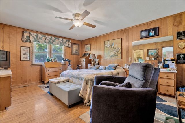 114 W Douglas Street, Prairie Grove, AR 72753