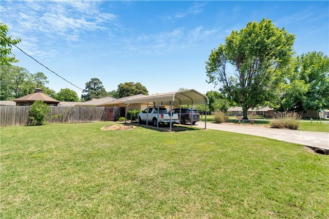 114 W Douglas Street, Prairie Grove, AR 72753