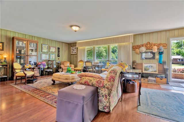 114 W Douglas Street, Prairie Grove, AR 72753