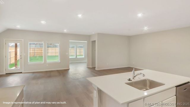 10113 E 131st Place S, Bixby, OK 74008