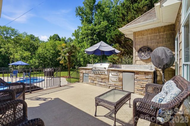 2066 Applebrook Drive, Wesley Chapel, NC 28110