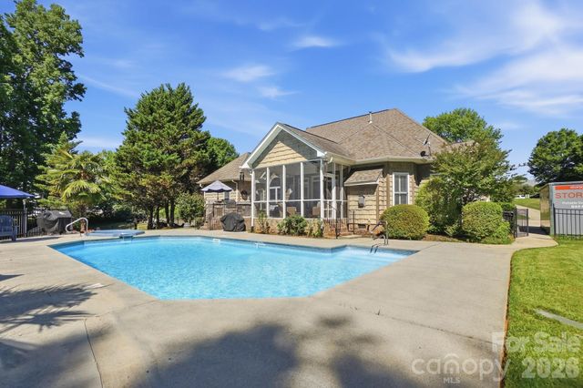 2066 Applebrook Drive, Wesley Chapel, NC 28110