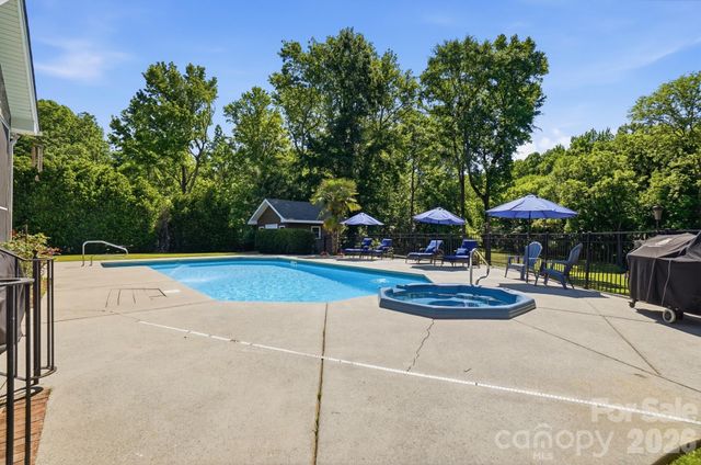 2066 Applebrook Drive, Wesley Chapel, NC 28110