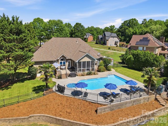 2066 Applebrook Drive, Wesley Chapel, NC 28110