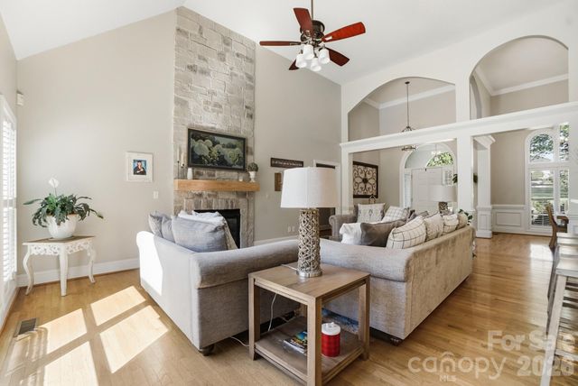 2066 Applebrook Drive, Wesley Chapel, NC 28110