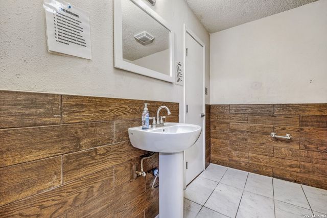 6307 Waddesdon Wood, San Antonio, TX 78233