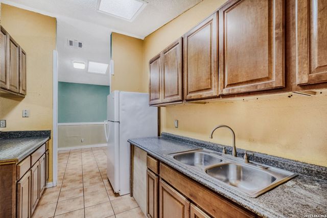 6307 Waddesdon Wood, San Antonio, TX 78233