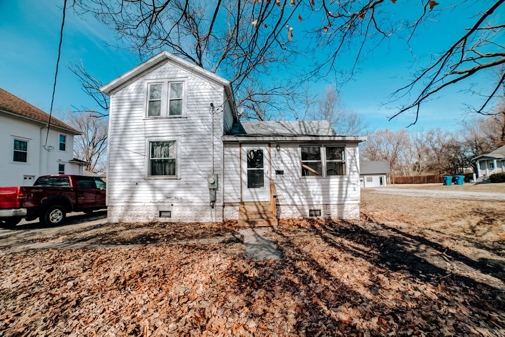 428 E Cherry Street, Watseka, IL 60970