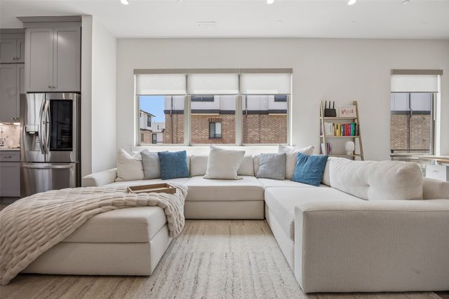 13900 Noel Road 301, Dallas, TX 75240