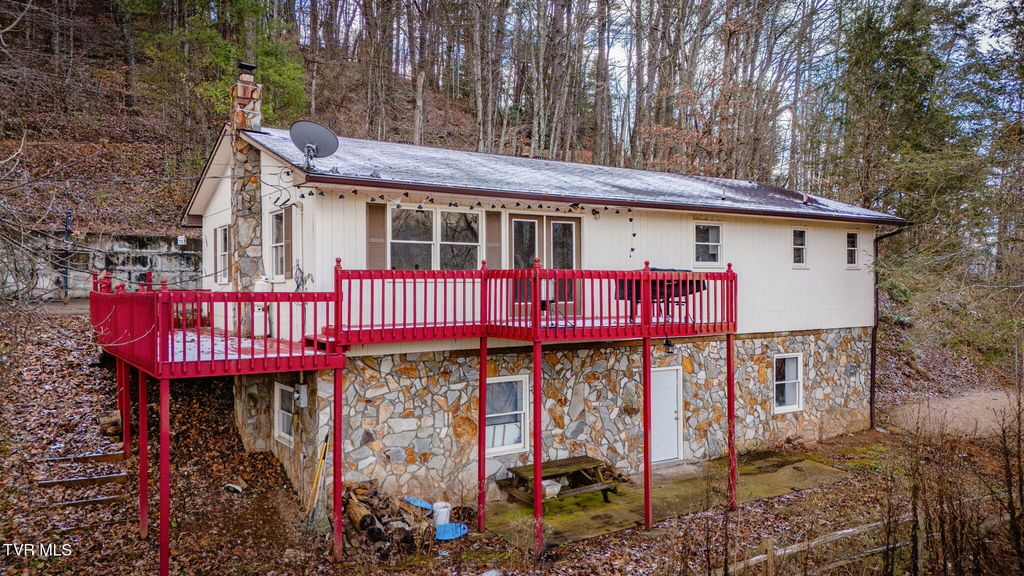 102 Brummett Road, Unicoi, TN 37692