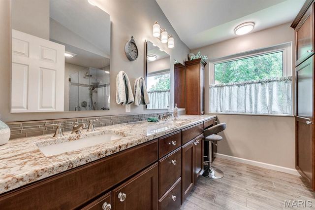 3507 Brookstone South Drive, Oakville, MO 63129