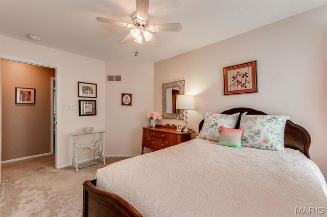 3507 Brookstone South Drive, Oakville, MO 63129