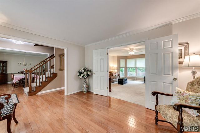 3507 Brookstone South Drive, Oakville, MO 63129