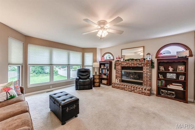 3507 Brookstone South Drive, Oakville, MO 63129