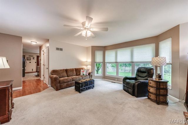 3507 Brookstone South Drive, Oakville, MO 63129
