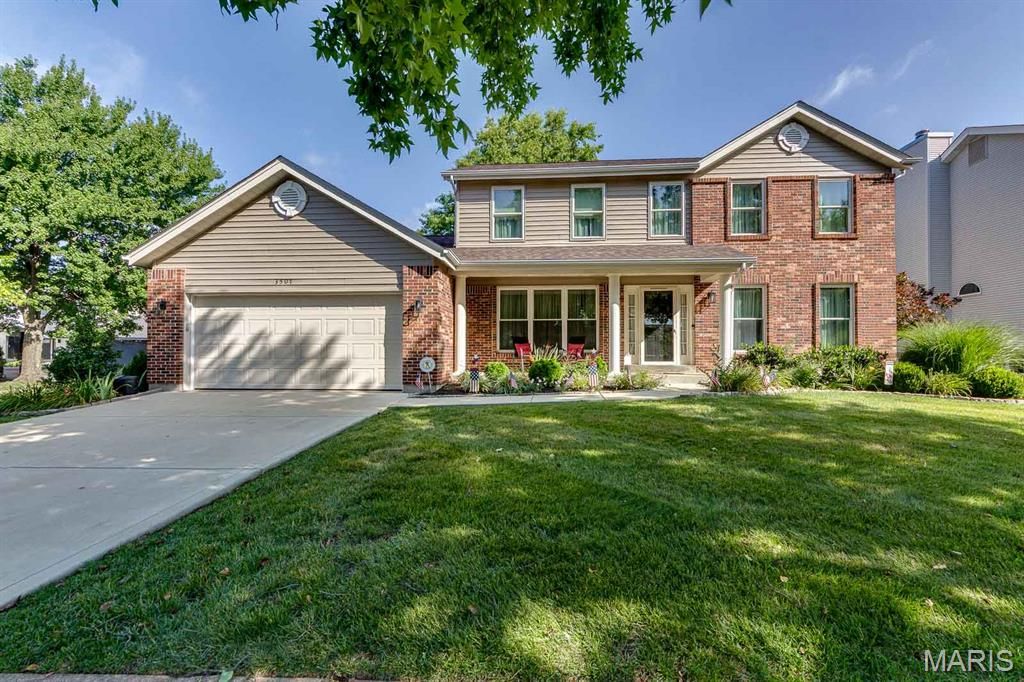 3507 Brookstone South Drive, Oakville, MO 63129