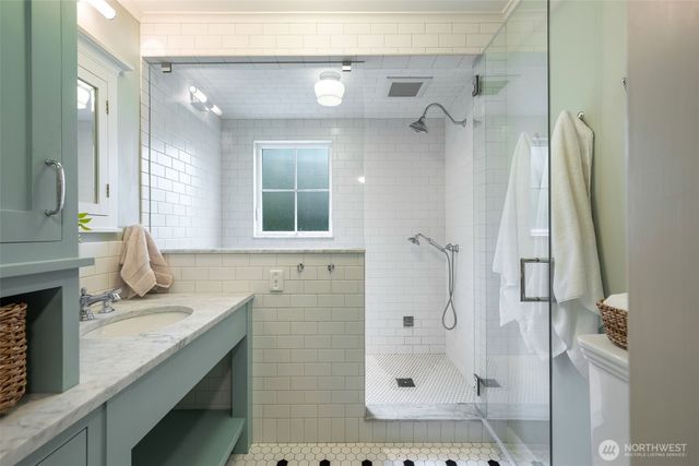 4812 NE 42nd Street, Seattle, WA 98105