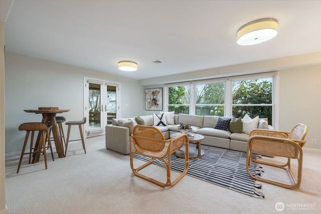 4812 NE 42nd Street, Seattle, WA 98105