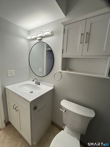 85 Woodsedge Drive APT 3C, Newington, CT 06111