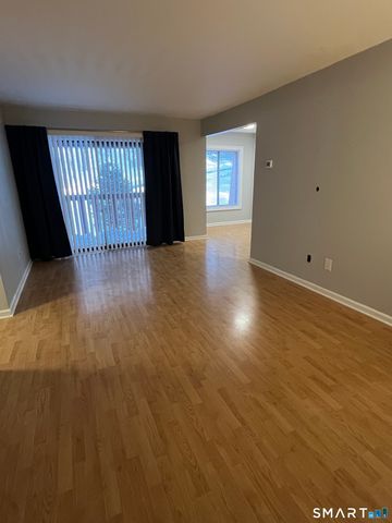 85 Woodsedge Drive APT 3C, Newington, CT 06111