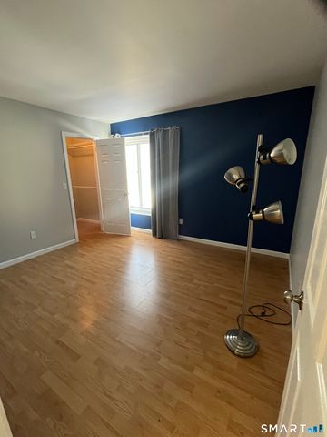 85 Woodsedge Drive APT 3C, Newington, CT 06111