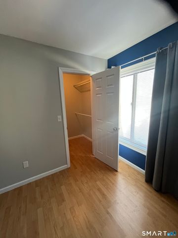 85 Woodsedge Drive APT 3C, Newington, CT 06111