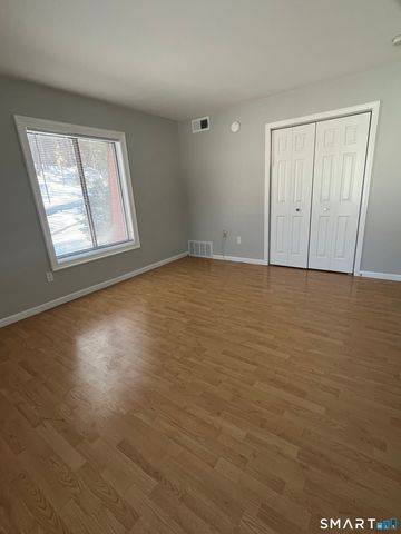 85 Woodsedge Drive APT 3C, Newington, CT 06111